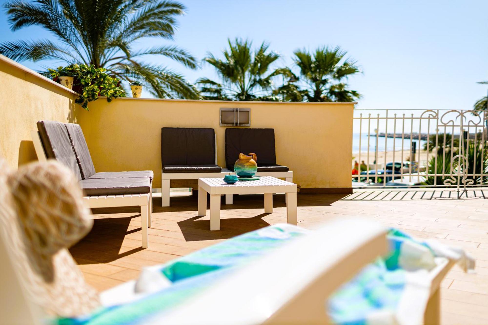 Mare E Castello Lägenhet Manfredonia Exteriör bild