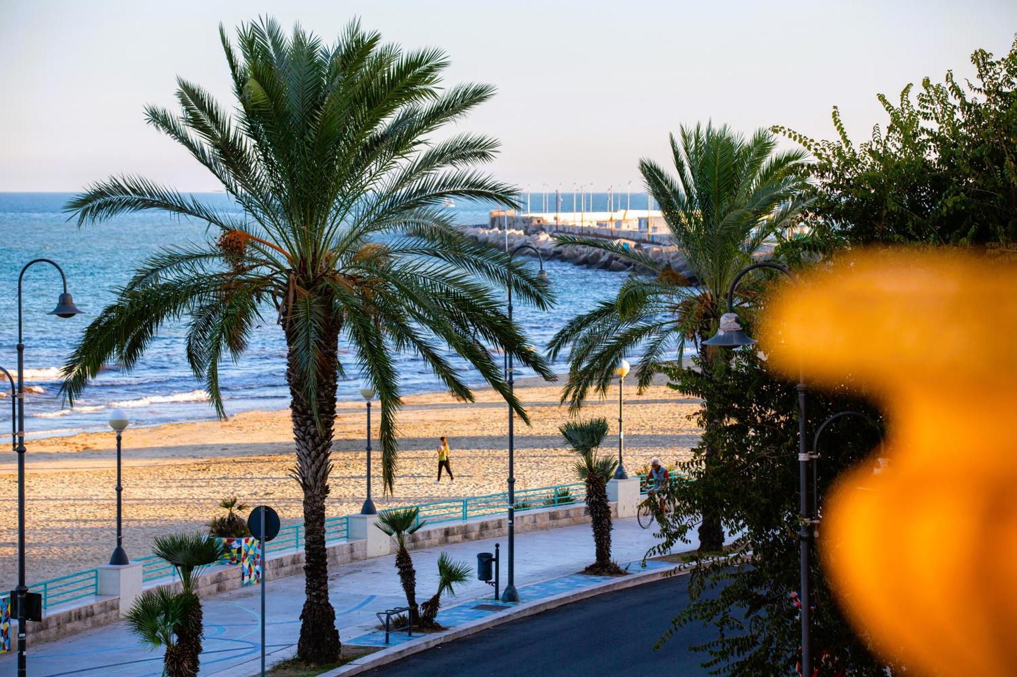 Mare E Castello Lägenhet Manfredonia Exteriör bild