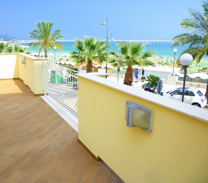 Mare E Castello Lägenhet Manfredonia Exteriör bild